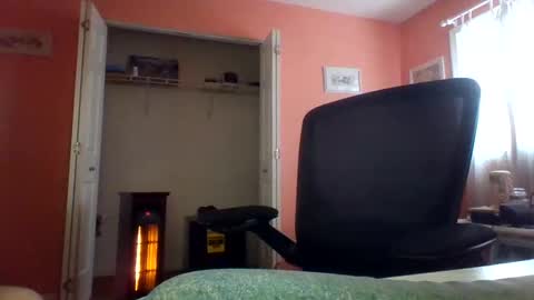 Snapshot of tomcat4848 chatting on February 8, 1:11 pm tomcat4848 online show from February 8, 1:11 pm