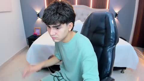 Tommy  online show from April 17, 3:42 am