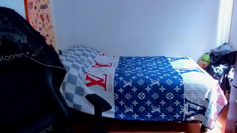 Twitter BreddTommy IG tommy bredd online show from October 6, 6:12 pm