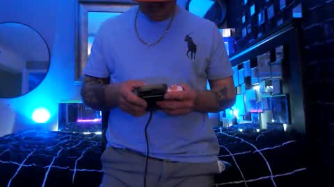 Tommy online show from April 15, 10:10 pm