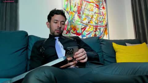 tommy_raym0ndg online show from December 17, 10:49 pm