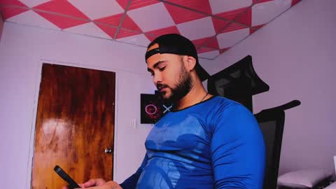 tommy_sccott online show from February 9, 3:11 am