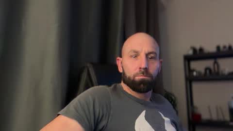 Thomas Fit online show from April 2, 9:00 pm