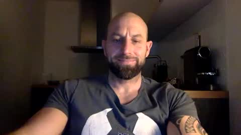 Thomas Fit online show from February 28, 8:50 pm