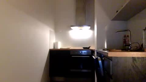 Thomas Fit online show from March 4, 9:54 pm