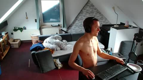 tomtimon11 online show from November 13, 12:21 pm