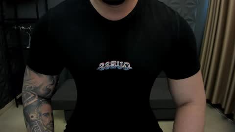 TonyWilcox online show from December 18, 6:43 am