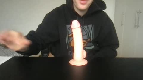 Max online show from December 21, 8:33 am