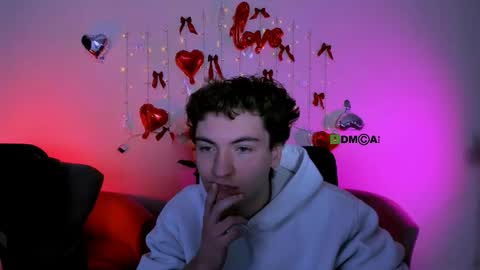 Travis online show from March 1, 9:53 am