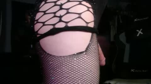 traviskelce21 online show from April 6, 3:57 pm