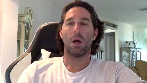 TravisKenn online show from February 7, 9:20 pm