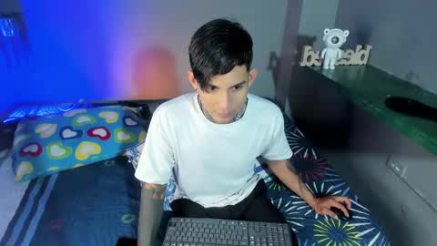 TRAV - INDEPENDENT MODEL online show from September 8, 11:26 pm