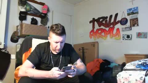 trillnonymau5 online show from February 12, 5:05 am