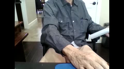 Snapshot of trucker11 chatting on December 26, 4:14 pm chuck trucker- skp online show from December 26, 4:14 pm