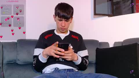 Mr Daren online show from October 7, 5:17 pm