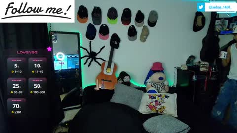 Snapshot of twink_sebas_ chatting on December 4, 2:42 am Bad boy sebastian online show from December 4, 2:42 am