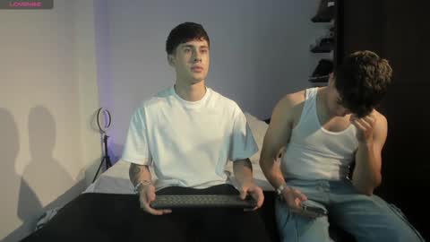Snapshot of twintease chatting on February 2, 1:55 am twintease online show from February 2, 1:55 am
