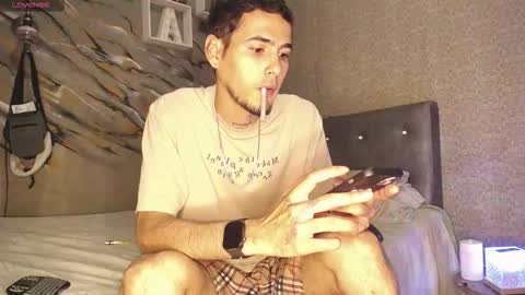 tyl3r_coop3r online show from February 17, 1:15 am