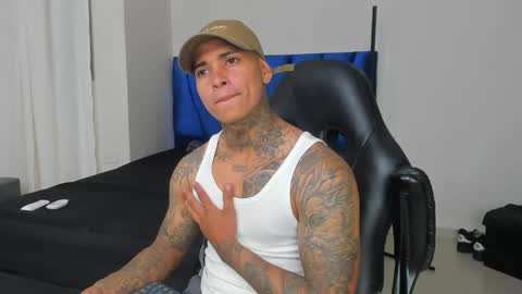 tyler_bell_ online show from March 19, 3:21 am