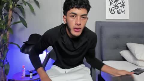 Tyler Fox online show from April 13, 9:48 pm