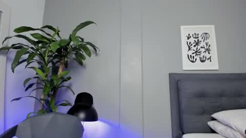 Tyler Fox online show from April 9, 8:15 pm