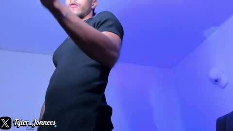 Snapshot of tyler_jonnes chatting on October 20, 9:41 pm Tyler online show from October 20, 9:41 pm