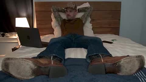 TylerLogan813 online show from November 8, 10:35 pm