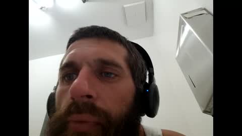 Snapshot of tylerweist727678265 chatting on October 21, 6:27 am tylerweist727678265 online show from October 21, 6:27 am