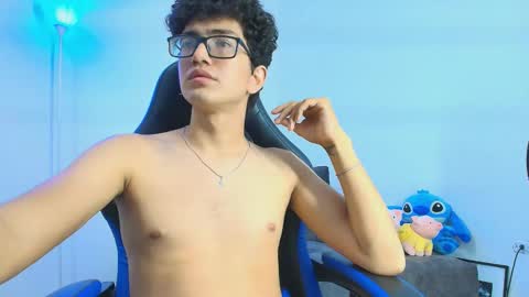 Snapshot of tylerwhiite_ chatting on September 23, 4:01 am online show from September 23, 4:01 am
