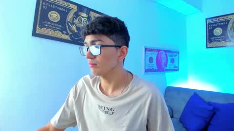 Snapshot of tylerwhiite_ chatting on January 25, 3:09 am online show from January 25, 3:09 am