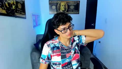 Snapshot of tylerwhiite_ chatting on February 28, 3:04 am online show from February 28, 3:04 am