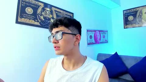 Snapshot of tylerwhiite_ chatting on January 19, 3:08 am online show from January 19, 3:08 am