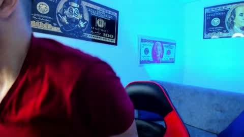 Snapshot of tylerwhiite_ chatting on January 15, 3:00 am online show from January 15, 3:00 am