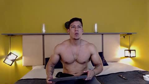 tyronyx online show from October 12, 2:44 pm