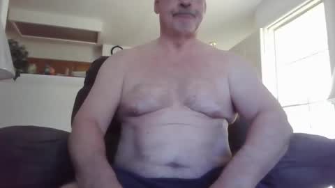 Ubes online show from April 5, 11:01 pm