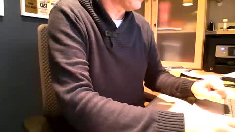 mark online show from November 14, 10:28 am