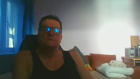 ulmeni4 online show from January 12, 1:37 pm