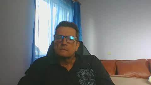 ulmeni4 online show from October 15, 1:08 pm