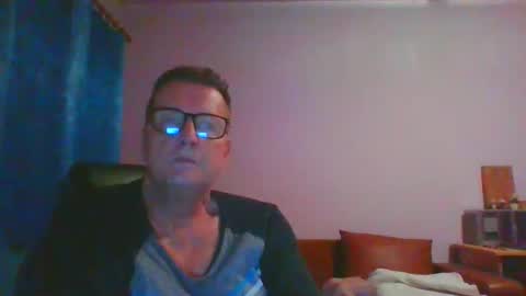 ulmeni4 online show from December 7, 8:38 pm