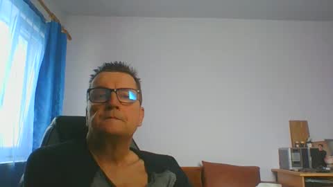 ulmeni4 online show from February 2, 8:35 am