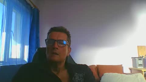 ulmeni4 online show from October 16, 2:03 pm