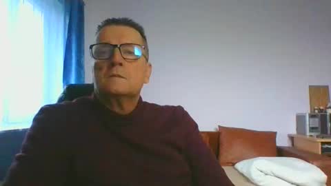 ulmeni4 online show from December 4, 8:12 am