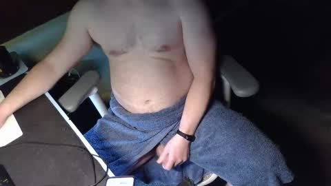 Under the desk online show from February 4, 10:05 pm