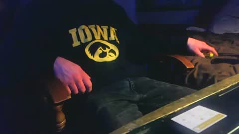 untouchableace84 online show from April 5, 12:52 am