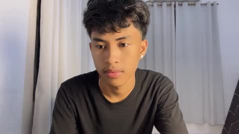 ur_fuckerbttm online show from December 1, 10:40 am