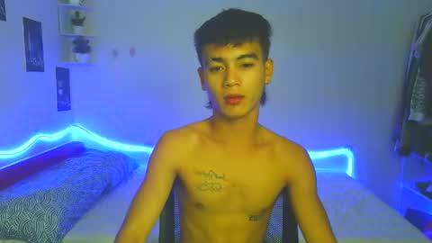 ur_naughtyboy_raphael online show from September 24, 8:46 am