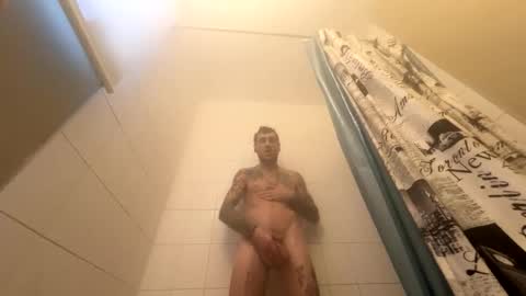 URmomsVIBRTR online show from December 16, 1:22 pm