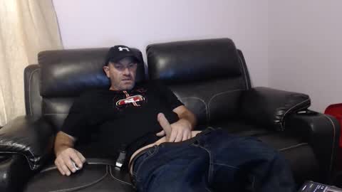 urslav75 online show from October 25, 8:10 pm