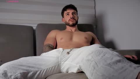 valenthinoking online show from November 29, 2:46 am