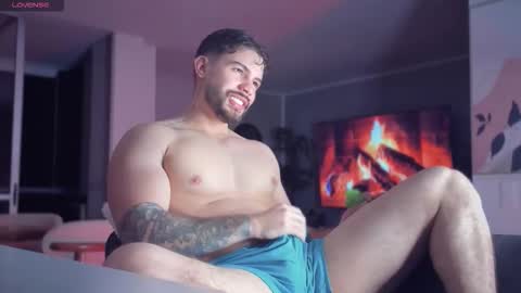 valenthinoking online show from February 3, 2:53 am